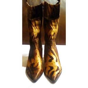 Ann Creek Orenta Fashionable Tiger print layered heel mid-calf sz.7m